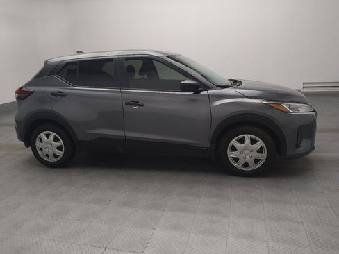 Used 2021 Nissan Kicks S FWD image 11