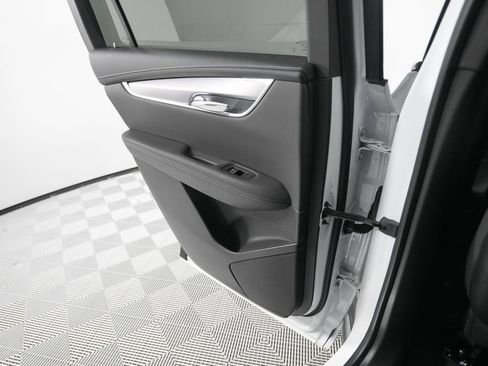 Used 2025 Cadillac XT6 Luxury FWD image 14