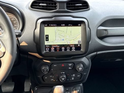 Used 2023 Jeep Renegade Latitude AWD/4WD image 10