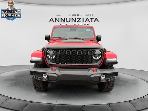 Used 2025 Jeep Gladiator Sport AWD/4WD image 8