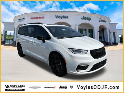 New 2026 Chrysler Pacifica Limited