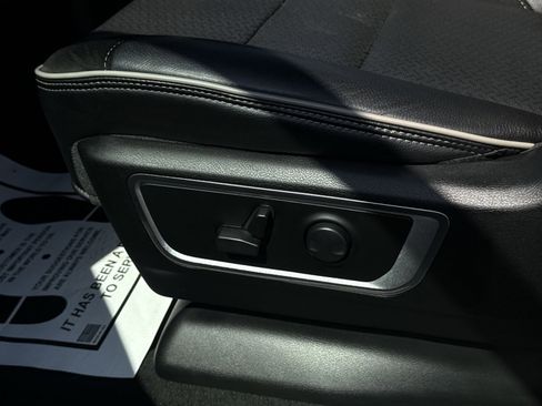 Used 2023 RAM 1500 Laramie AWD/4WD image 14