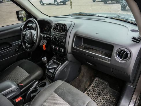 Used 2016 Jeep Patriot Sport FWD image 10