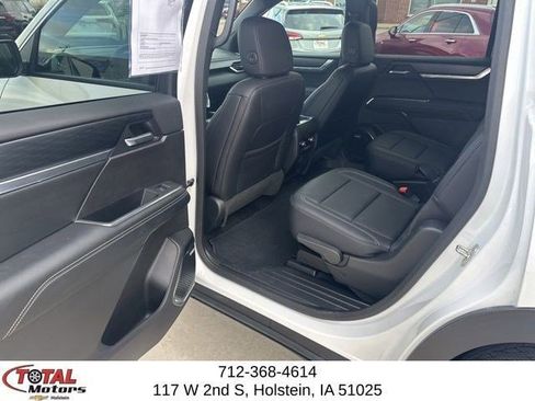 Used 2026 GMC Acadia Elevation w/ Elevation Premium Package AWD/4WD image 28