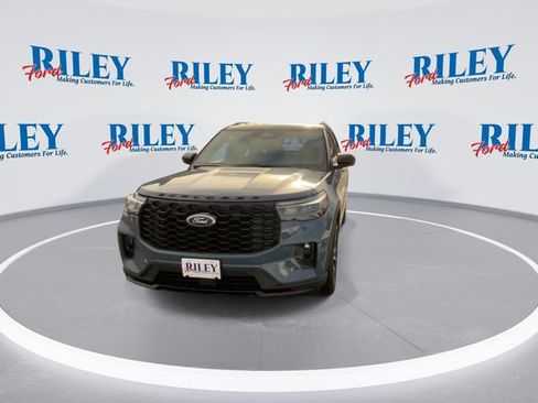 New 2026 Ford Explorer ST-Line image 3