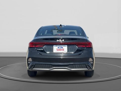 Used 2023 Kia Forte LXS image 6