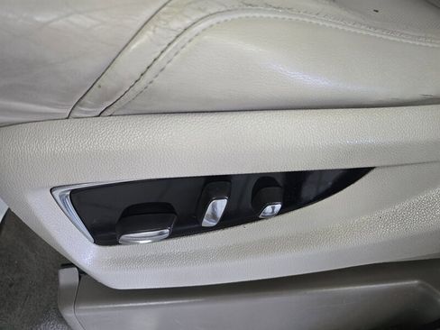 Used 2015 Cadillac Escalade ESV Luxury image 29