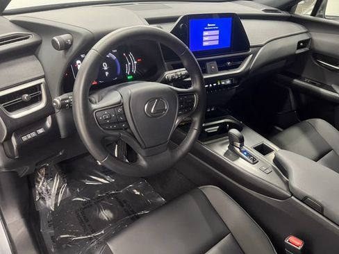 Certified 2025 Lexus UX 300h FWD image 16