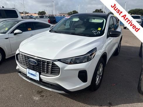 Used 2026 Ford Escape Active w/ Tech Pack #1 FWD image 1