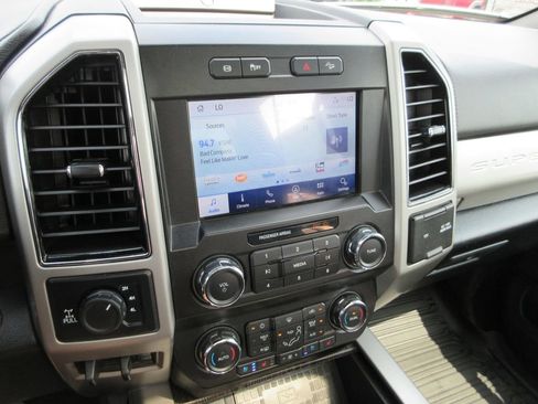 Used 2021 Ford F250 Lariat w/ Lariat Ultimate Package AWD/4WD image 30