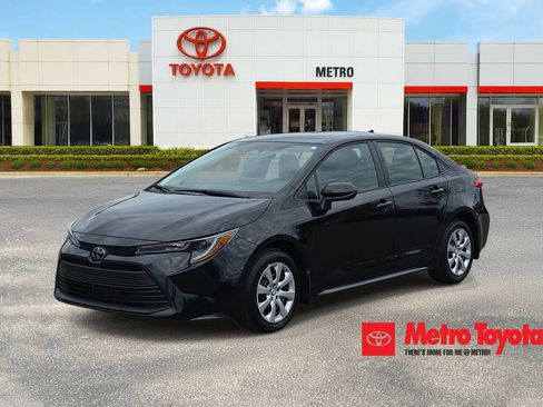 Used 2026 Toyota Corolla LE FWD image 1