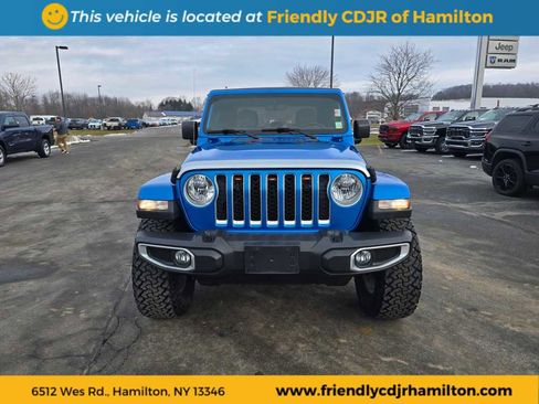 Used 2022 Jeep Gladiator Overland w/ Cold Weather Group image 2