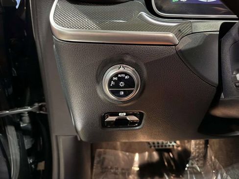 Used 2023 Mercedes-Benz C 300 4MATIC Sedan image 22