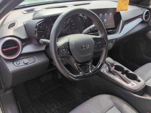 Used 2024 Chevrolet Trax RS image 12