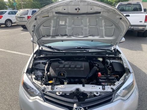Used 2015 Toyota Corolla LE FWD image 14