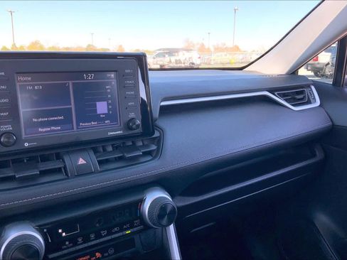 Certified 2021 Toyota RAV4 LE w/ Carpet Mat Package (TMS) image 34