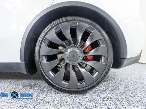 Used 2022 Tesla Model Y Performance AWD/4WD image 46