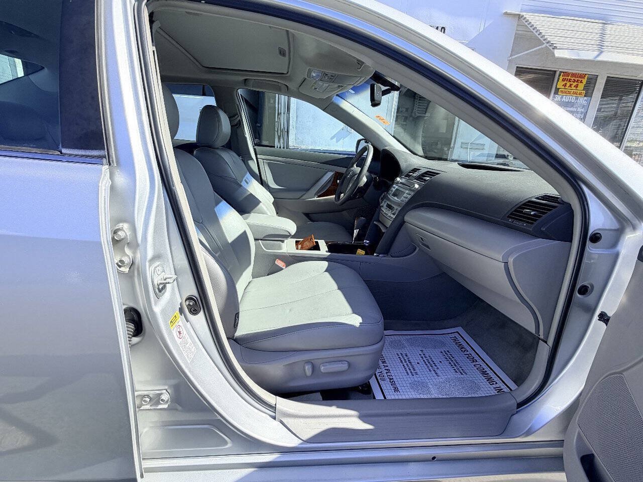 Used 2008 Toyota Camry XLE FWD image 18