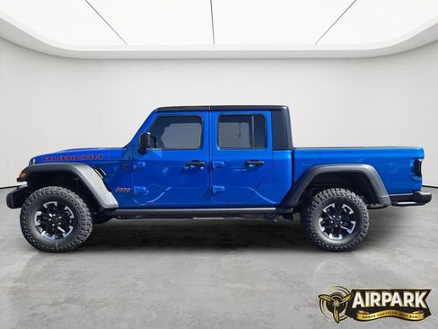 New 2025 Jeep Gladiator Rubicon w/ Convenience Group AWD/4WD image 7