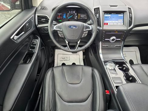 Used 2019 Ford Edge Titanium FWD image 14