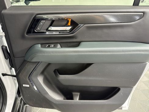 Used 2025 GMC Yukon XL AT4 w/ LPO, Floor Liner Package AWD/4WD image 25