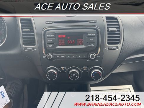 Used 2017 Kia Forte LX image 7