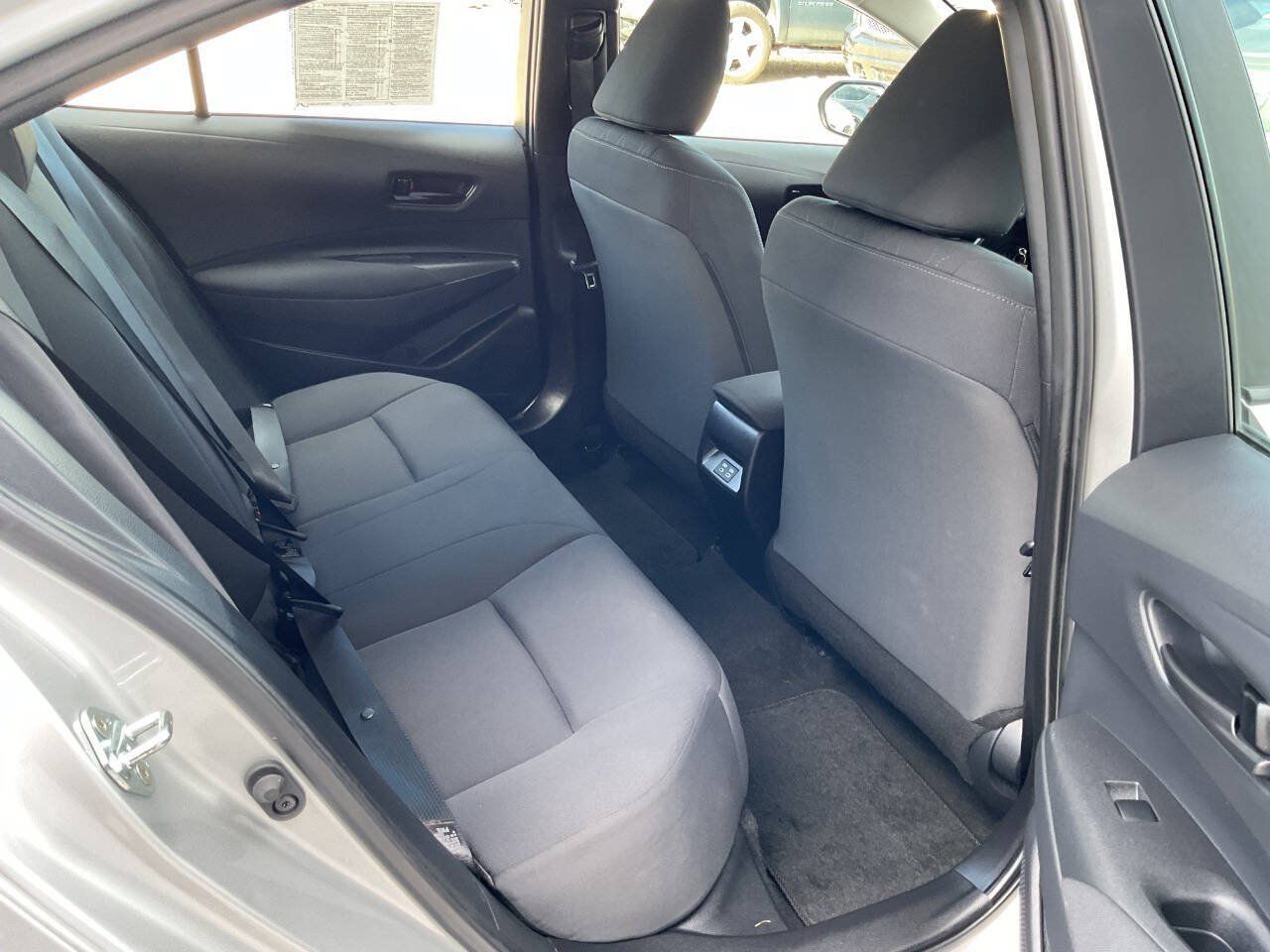 Used 2025 Toyota Corolla LE FWD image 38