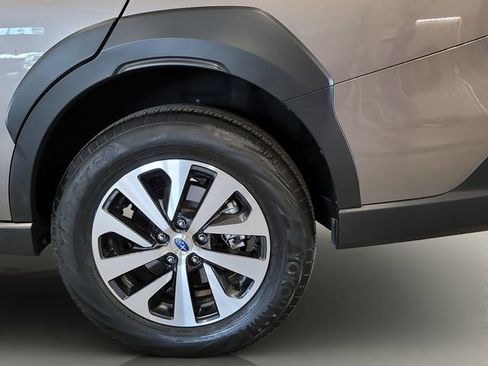 Used 2024 Subaru Outback Premium AWD/4WD image 33