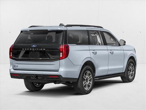 New 2026 Ford Expedition Active image 2