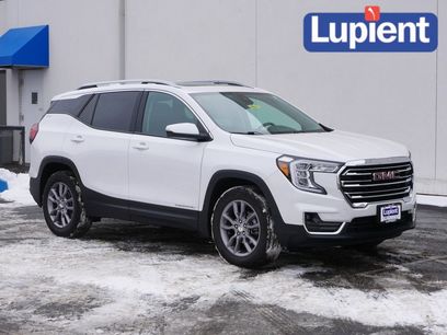 Used 2024 GMC Terrain SLT w/ Infotainment Package II