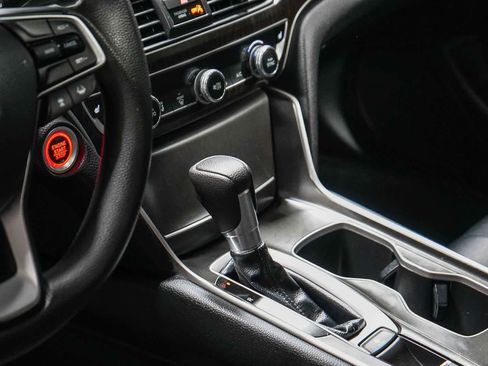 Used 2018 Honda Accord EX image 24