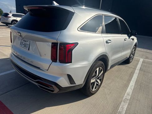 Used 2021 Kia Sorento S w/ Panoramic Sunroof Package FWD image 3