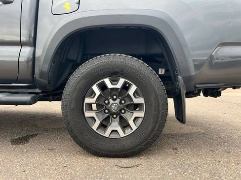Used 2019 Toyota Tacoma TRD Off-Road AWD/4WD image 14