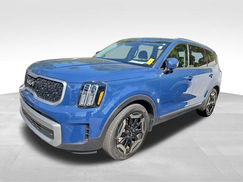 Used 2023 Kia Telluride EX AWD/4WD image 3
