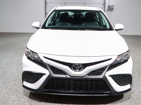 Used 2024 Toyota Camry SE w/ Blackout Package (TMS) image 4