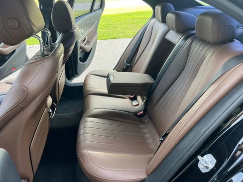 Used 2018 Mercedes-Benz E 300 image 11