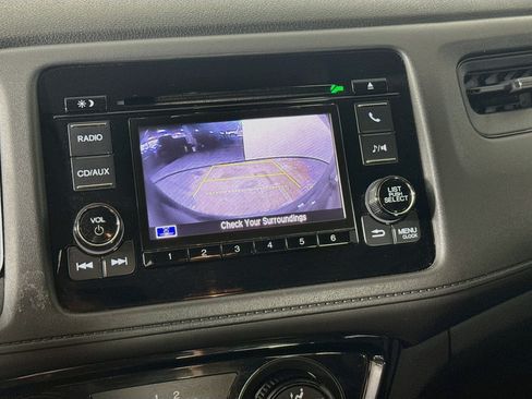 Used 2018 Honda HR-V LX image 14