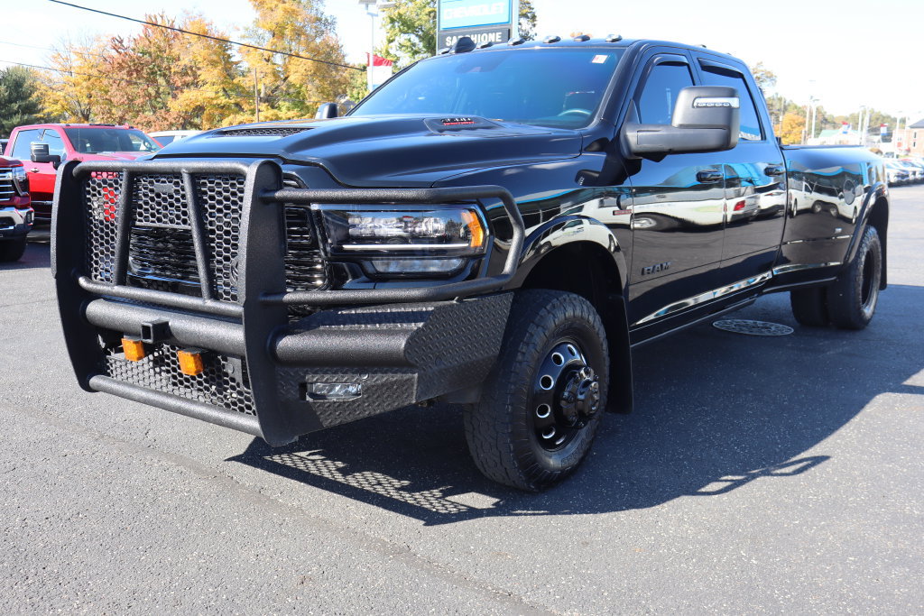 Used 2024 RAM 3500 Limited w/ Night Edition AWD/4WD image 46