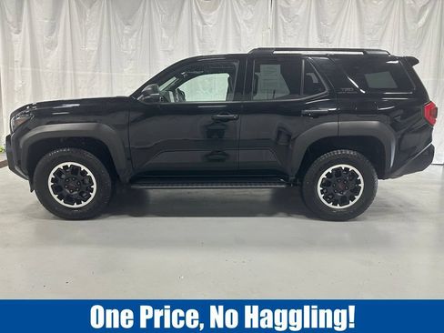 Used 2025 Toyota 4Runner TRD Off-Road Premium AWD/4WD image 4