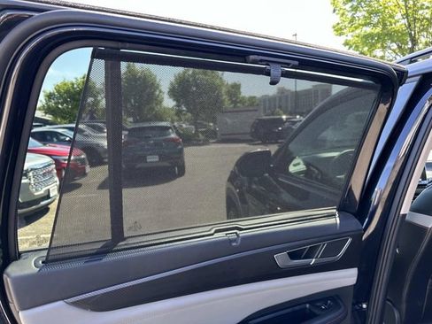Used 2024 Volkswagen Atlas Peak Edition SEL AWD/4WD image 18