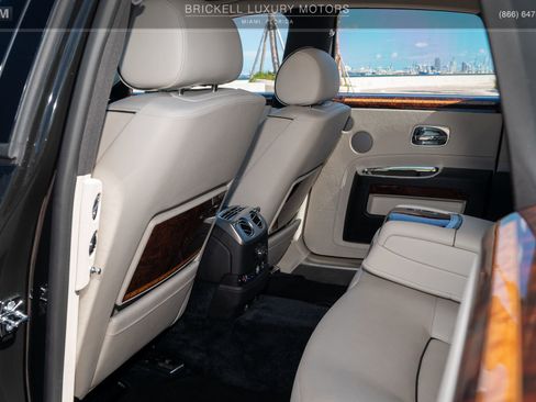 Used 2014 Rolls-Royce Ghost image 21