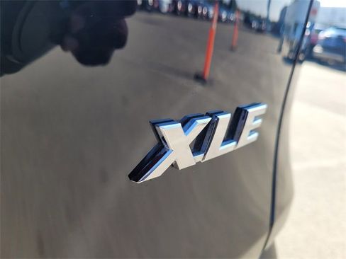 Used 2023 Toyota RAV4 XLE image 28