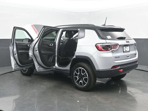 Used 2024 Jeep Compass Trailhawk w/ Sun and Sound Group AWD/4WD image 56
