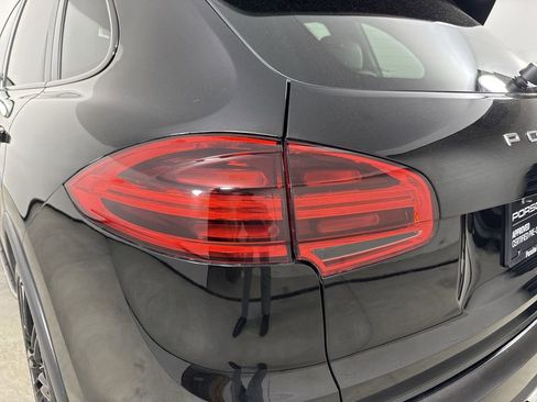 Certified 2015 Porsche Cayenne Turbo AWD/4WD image 18