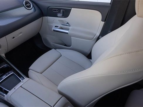 Certified 2025 Mercedes-Benz GLA 250 4MATIC image 26