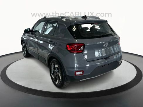 Used 2021 Hyundai Venue SEL image 5