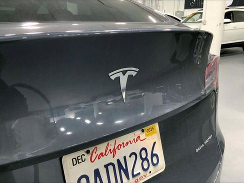 Used 2022 Tesla Model Y Long Range image 28
