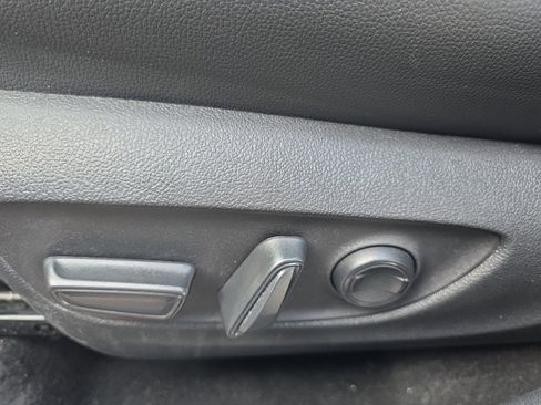 Used 2025 Toyota Grand Highlander AWD image 16