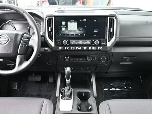 Used 2025 Nissan Frontier SV w/ SV Convenience Package RWD image 9