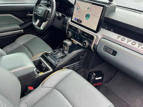 Used 2025 Toyota Tacoma 4x4 Double Cab Hybrid image 16